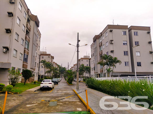 Seu novo lar no Costa e Silva: conforto, praticidade e localização estratégica em Joinville!

Este apartamento é a escolha perfeita para quem busca qualidade de vida, praticidade no dia a dia e excelente custo-benefício. Localizado no tradicional bairro Costa e Silva, em rua pavimentada e com fácil acesso às principais vias da cidade, este imóvel entrega tudo o que você procura para viver bem com a sua família.

Com 70 m² de área, o apartamento possui uma planta funcional e bem distribuída. São 3 dormitórios, sendo o principal com ar-condicionado e móveis sob medida. Um dos quartos foi transformado em closet, oferecendo versatilidade e organização. O ambiente social é integrado, conectando sala de estar, sala de jantar e a cozinha planejada — tudo com muita iluminação natural e ventilação cruzada, trazendo conforto térmico e charme ao espaço.

A sacada é um convite para os momentos de tranquilidade, enquanto a cozinha conta com móveis sob medida que permanecem no imóvel, agregando ainda mais valor à aquisição. 

O condomínio oferece infraestrutura completa: área de festas, piscina, quadra esportiva, gazebo e vigilância eletrônica, ideal para quem valoriza lazer e segurança. O apartamento conta com 1 vaga de garagem coberta, com possibilidade de uso de vagas rotativas no pátio interno.

Permite animais, está perto de escolas, hospitais, supermercados, shopping e transporte público. Tudo isso em um bairro valorizado e em constante desenvolvimento.

Não perca essa oportunidade! Agende sua visita com um dos nossos corretores da 636 Negócios Imobiliários e venha conhecer de perto esse excelente imóvel!
 
636 NEGÓCIOS IMOBILIÁRIOS: A SUA MELHOR ESCOLHA
Com mais de 30 anos de experiência, a 636 Negócios Imobiliários é sua parceira ideal para encontrar o imóvel perfeito. Estamos prontos para ajudá-lo a fazer deste imóvel o seu novo lar.
 
Telefone: (47) 3451-0636
WhatsApp: (47) 99190-0636
 
Não perca esta oportunidade única. Visite nosso site para mais informações: i636.com.br