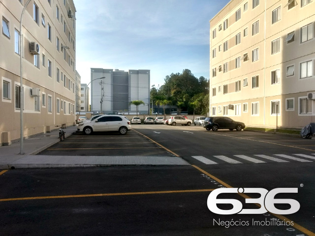Descubra o seu novo lar no coração do bairro Vila Nova, em Joinville, Santa Catarina. Este moderno apartamento oferece um espaço prático e aconchegante de 48,78 m², perfeito para quem busca conforto e uma excelente localização na cidade.

A localização é realmente privilegiada, garantindo uma qualidade de vida excepcional. Com fácil acesso ao centro, o apartamento está a apenas 4 km da Expoville, um dos locais mais emblemáticos de Joinville. Além disso, você estará a poucos passos do Terminal de Ônibus, facilitando o seu deslocamento diário, e próximo à Caixa Econômica e ao Mercado, proporcionando total conveniência para suas compras e serviços.

Este apartamento é ideal para famílias e indivíduos que valorizam um estilo de vida prático sem abrir mão do conforto. São 2 dormitórios que oferecem um espaço convidativo para relaxar e desfrutar de momentos em família. O condomínio fechado traz segurança e tranquilidade para seus moradores, enquanto as opções de lazer completam o cenário perfeito para sua nova vida. Com uma piscina e áreas comuns bem planejadas, você terá sempre atividades para entreter sua família e amigos.


Além desses atrativos, a rua pavimentada em frente ao imóvel facilita o tráfego e o acesso ao apartamento. Se você está em busca de um lar que combina modernidade, localização conveniente e um ambiente seguro e agradável, este é o lugar perfeito para você.

E ainda tem mais: aproveite as condições especiais de pagamento para concretizar o seu sonho de morar em um dos bairros mais desejados de Joinville. Não perca esta oportunidade única de viver em um imóvel que oferece tudo o que você sempre desejou.

Entre em contato agora mesmo com a 636 Negócios Imobiliários e agende uma visita. Venha conhecer de perto o seu futuro lar e prepare-se para uma nova etapa de felicidade e realização na sua vida!

 636 NEGÓCIOS IMOBILIÁRIOS: A SUA MELHOR ESCOLHA
Com mais de 30 anos de experiência, a 636 Negócios Imobiliários é sua parceira ideal para encontrar o imóvel perfeito. Estamos prontos para ajudá-lo a fazer deste imóvel o seu novo lar.
 
Telefone: (47) 3451-0636
WhatsApp: (47) 99190-0636
 
Não perca esta oportunidade única. Visite nosso site para mais informações: i636.com.br