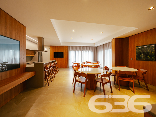 ÓTIMO APARTAMENTO COM 3 SUÍTES, NO BAIRRO ATIRADORES, EM JOINVILLE
São 204m² de área total e 152m² de área privativa de um novíssimo apartamento localizado no 2° andar do Edifício Calgary, o empreendimento contará com ótima edificação e acabamentos modernos, proporcionando maior bem-estar a toda sua família.
O apartamento possui uma planta excelente, sendo 3 suítes, sala de estar e jantar com churrasqueira a carvão, lavabo, cozinha, 3 banheiros, lavanderia com banheiro, área técnica e 02 vagas de garagem, sendo 01 com espaço home box; com 3ª vaga de garagem opcional a partir de R$55.000,00. Local equipado com portão eletrônico e interfone.
No edifício haverá hall de entrada, salão de festas e home office decorados e mobiliados, sala fitness equipada, piscina, mini quadra e playground. Além de contar com Infraestrutura para split e água quente; Medições de água, luz e gás individuais.
Localizado na rua Euzébio de Queirós, no bairro Atiradores, uma região que une segurança, qualidade de vida e bem-estar. Assim pode ser definido o bairro Atiradores, localizado pertinho da região central de Joinville. O local é perfeito para quem busca alto padrão de vida e acesso a comodidades perto de casa.
Viva com exclusividade sem deixar de lado seu bem-estar. O imóvel está sendo feito para você que gosta de desfrutar as mais diversas opções de lazer e de entretenimento todos os dias no aconchego do seu lar ou bem próximo a ele.
PREVISÃO DE ENTREGA
Dezembro de 2022.
FORMA DE PAGAMENTO(*)
Forma de pagamento á combinar;
Parcelamento com a construtora, Financiamento
Bancário e/ou FGTS.
Consulte um de nossos corretores e saiba mais sobre esse vantajoso e belo apê, quem sabe não seja o seu novo lar.
Fale conosco:
Telefone: 47 3451-0636
WhatsApp: 47 99190-0636
Imobiliária 636.