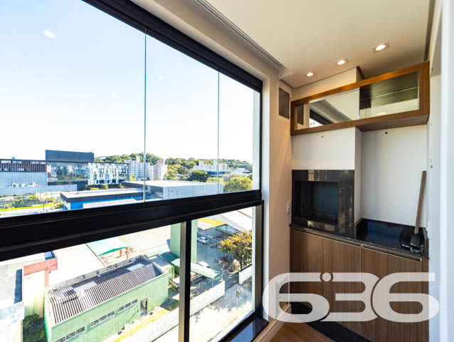 APARTAMENTO DE ALTO PADRÃO À VENDA NO BAIRRO ANITA GARIBALDI – JOINVILLE/SC

Você acaba de encontrar o apartamento ideal para viver com conforto, sofisticação e localização estratégica! Localizado no coração do bairro Anita Garibaldi, em Joinville/SC, este imóvel é a perfeita combinação entre qualidade construtiva, design moderno e uma infraestrutura pensada para seu bem-estar.

São 3 dormitórios, sendo uma suíte principal e duas demi-suítes, além de lavabo e banheiro social, garantindo privacidade e comodidade para toda a família. A sala de estar integrada à sala de jantar e à cozinha em conceito aberto reforça a sensação de amplitude e conforto, enquanto a área de serviço é prática e funcional.

Um dos destaques fica por conta da sacada com churrasqueira privativa e fechamento em vidro, perfeita para momentos de lazer com vista privilegiada da cidade.

No lazer coletivo, o empreendimento oferece uma estrutura que impressiona: piscina com deck em madeira coberta e com excelente incidência solar, salão de festas mobiliado e climatizado, hall de entrada decorado com acabamento contemporâneo e vaga de garagem coberta.

O bairro Anita Garibaldi oferece fácil acesso às principais vias da cidade, além de estar próximo a escolas, hospitais, mercados, academias, farmácias e centros comerciais.

Este não é apenas um apartamento – é um estilo de vida. Se você busca viver com praticidade, segurança e sofisticação, esta é sua oportunidade.

Agende agora sua visita com a 636 Negócios Imobiliários. Mais de 30 anos de história, excelência técnica e comprometimento com cada detalhe da sua conquista.
 
636 NEGÓCIOS IMOBILIÁRIOS: A SUA MELHOR ESCOLHA
Com mais de 30 anos de experiência, a 636 Negócios Imobiliários é sua parceira ideal para encontrar o imóvel perfeito. Estamos prontos para ajudá-lo a fazer deste imóvel o seu novo lar.
 
Telefone: (47) 3451-0636
WhatsApp: (47) 99190-0636
 
Não perca esta oportunidade única. Visite nosso site para mais informações: i636.com.br