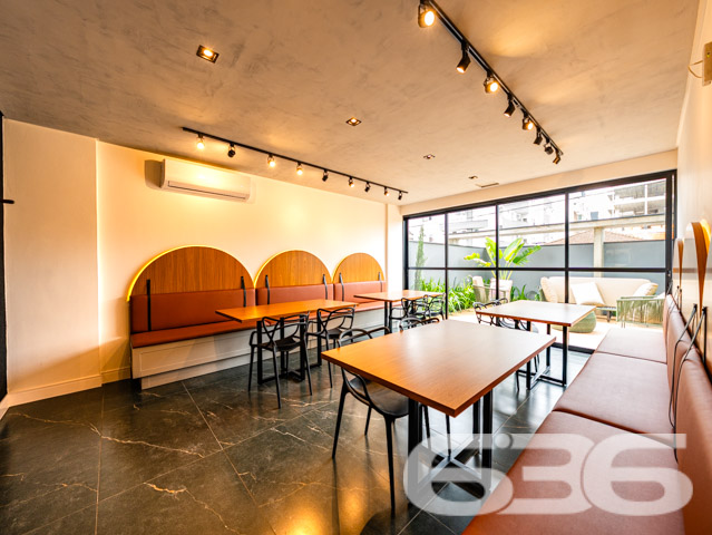 MAGNÍFICO APARTAMENTO COM SUÍTE + QUARTO NO BAIRRO SAGUAÇU
Este será um belo e amplo apartamento situado em excelente localização para se viver!
Sua composição contará com cômodos muito bem distribuídos e arejados, sendo uma maravilhosa suíte + um dormitório super confortável, sala de estar, cozinha e banheiro social.
São aproximadamente 109m² de área total, totalmente averbada, de um apartamento situado em um magnífico edifício, com hall social, elevador e demais comodidades. Seus detalhes modernos e acabamentos impecáveis trarão uma atmosfera exuberante no ambiente.
O local ainda possuirá espaço fitness, lounge e um incrível salão de festas com churrasqueira para seu tempo de lazer ser ainda mais especial.
Contará com 1 vaga de garagem coberta, portão eletrônico e interfone para sua maior segurança e bem-estar.
Com localização privilegiada próxima ao centro e à região norte de Joinville. Quem mora no bairro Saguaçu tem, pertinho de casa, tudo o que precisa para tornar sua vida mais fácil, como: supermercado, farmácia, restaurantes, escolas, agência bancária e qualquer outro serviço que você possa imaginar.
Aproveite essa grande oportunidade! Venha viver histórias incríveis aqui!
Esperamos por você!
Previsão de entrega: 04/2024.
Fale conosco:
Telefone: (47) 3451-0636
WhatsApp: (47) 99190-0636
Imobiliária 636.