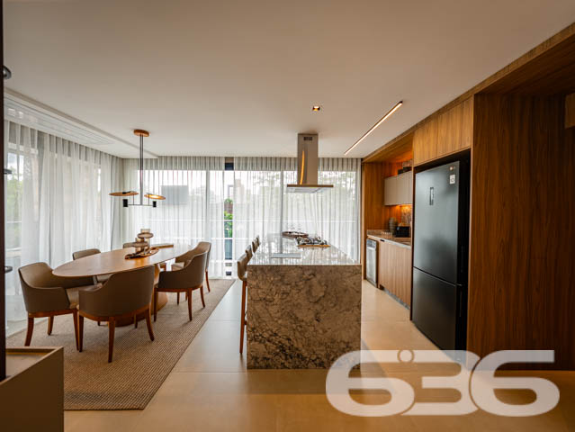 SEU NOVO LAR! APARTAMENTO DE ALTO PADRÃO COM 3 SUÍTES NO BAIRRO SANTO ANTÔNIO - ESTUDA PERMUTA
Este exclusivo apartamento de alto padrão redefine a ideia de moradia sofisticada no bairro Santo Antônio.
Com 153m² de área privativa, esse apartamento oferece o que há de mais moderno e estiloso. São 3 suítes encantadoras, salas de estar e jantar espaçosas e bem iluminadas, cozinha integrada, banheiro social e 2 vagas de garagem cobertas.
Desfrute de uma série de facilidades no próprio condomínio, como piscina com vista panorâmica, lounge, academia, playground e salão de festas com espaço gourmet.
Sua localização é privilegiada, situando-se entre o centro e a zona industrial da cidade. Aqui, você estará cercado por uma variedade de lojas, shoppings, restaurantes, escolas e hospitais, proporcionando uma vida prática e dinâmica.
Este é o momento de transformar seu estilo de vida. Entre em contato conosco para mais informações:
Telefone: (47) 3451-0636
WhatsApp: (47) 99190-0636
Imobiliária 636 - Transformando Sonhos em Moradias de Excelência.