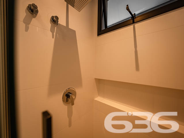 SEU NOVO LAR! APARTAMENTO DE ALTO PADRÃO COM 3 SUÍTES NO BAIRRO SANTO ANTÔNIO - ESTUDA PERMUTA
Este exclusivo apartamento de alto padrão redefine a ideia de moradia sofisticada no bairro Santo Antônio.
Com 153m² de área privativa, esse apartamento oferece o que há de mais moderno e estiloso. São 3 suítes encantadoras, salas de estar e jantar espaçosas e bem iluminadas, cozinha integrada, banheiro social e 2 vagas de garagem cobertas.
Desfrute de uma série de facilidades no próprio condomínio, como piscina com vista panorâmica, lounge, academia, playground e salão de festas com espaço gourmet.
Sua localização é privilegiada, situando-se entre o centro e a zona industrial da cidade. Aqui, você estará cercado por uma variedade de lojas, shoppings, restaurantes, escolas e hospitais, proporcionando uma vida prática e dinâmica.
Este é o momento de transformar seu estilo de vida. Entre em contato conosco para mais informações:
Telefone: (47) 3451-0636
WhatsApp: (47) 99190-0636
Imobiliária 636 - Transformando Sonhos em Moradias de Excelência.