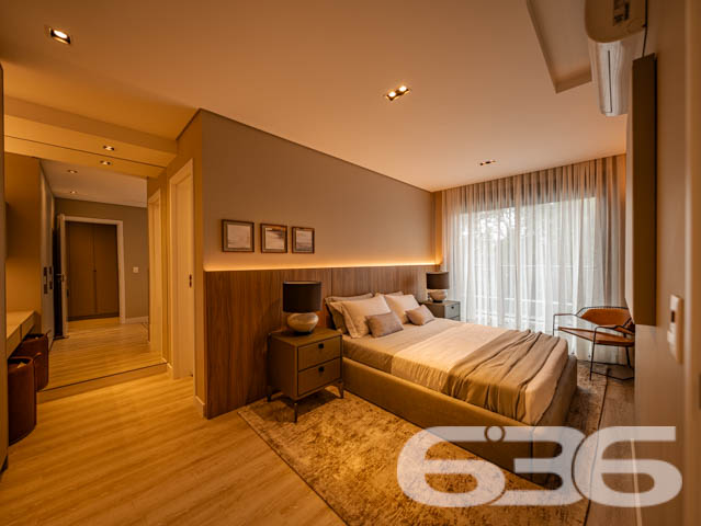 SEU NOVO LAR! APARTAMENTO DE ALTO PADRÃO COM 3 SUÍTES NO BAIRRO SANTO ANTÔNIO - ESTUDA PERMUTA
Este exclusivo apartamento de alto padrão redefine a ideia de moradia sofisticada no bairro Santo Antônio.
Com 153m² de área privativa, esse apartamento oferece o que há de mais moderno e estiloso. São 3 suítes encantadoras, salas de estar e jantar espaçosas e bem iluminadas, cozinha integrada, banheiro social e 2 vagas de garagem cobertas.
Desfrute de uma série de facilidades no próprio condomínio, como piscina com vista panorâmica, lounge, academia, playground e salão de festas com espaço gourmet.
Sua localização é privilegiada, situando-se entre o centro e a zona industrial da cidade. Aqui, você estará cercado por uma variedade de lojas, shoppings, restaurantes, escolas e hospitais, proporcionando uma vida prática e dinâmica.
Este é o momento de transformar seu estilo de vida. Entre em contato conosco para mais informações:
Telefone: (47) 3451-0636
WhatsApp: (47) 99190-0636
Imobiliária 636 - Transformando Sonhos em Moradias de Excelência.