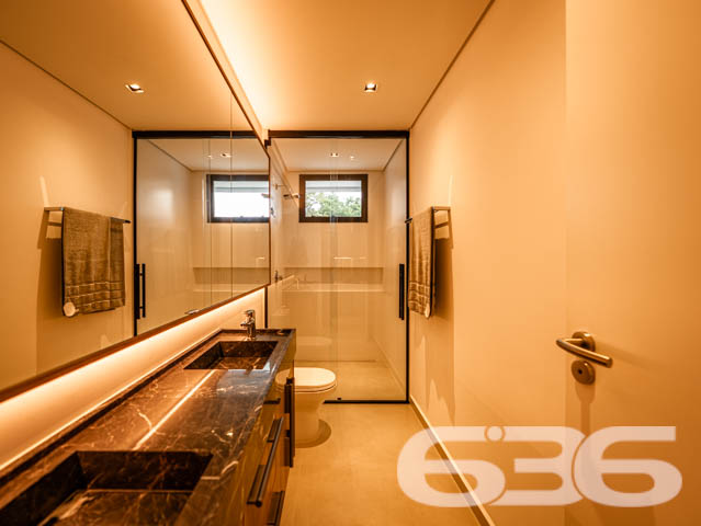 SEU NOVO LAR! APARTAMENTO DE ALTO PADRÃO COM 3 SUÍTES NO BAIRRO SANTO ANTÔNIO - ESTUDA PERMUTA
Este exclusivo apartamento de alto padrão redefine a ideia de moradia sofisticada no bairro Santo Antônio.
Com 153m² de área privativa, esse apartamento oferece o que há de mais moderno e estiloso. São 3 suítes encantadoras, salas de estar e jantar espaçosas e bem iluminadas, cozinha integrada, banheiro social e 2 vagas de garagem cobertas.
Desfrute de uma série de facilidades no próprio condomínio, como piscina com vista panorâmica, lounge, academia, playground e salão de festas com espaço gourmet.
Sua localização é privilegiada, situando-se entre o centro e a zona industrial da cidade. Aqui, você estará cercado por uma variedade de lojas, shoppings, restaurantes, escolas e hospitais, proporcionando uma vida prática e dinâmica.
Este é o momento de transformar seu estilo de vida. Entre em contato conosco para mais informações:
Telefone: (47) 3451-0636
WhatsApp: (47) 99190-0636
Imobiliária 636 - Transformando Sonhos em Moradias de Excelência.