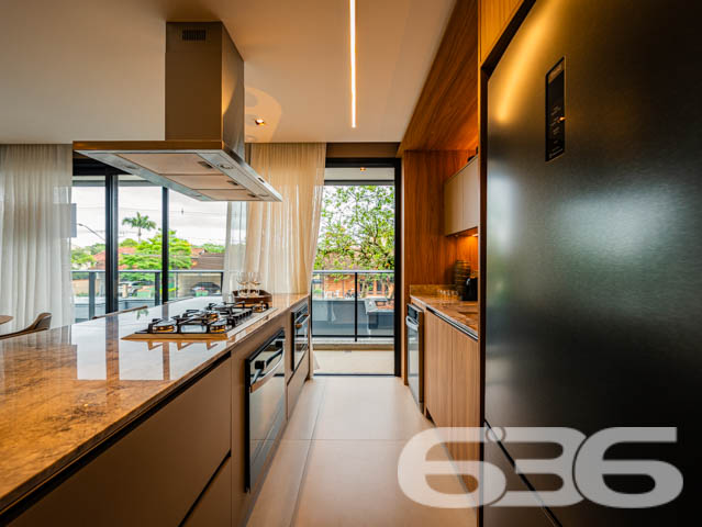 SEU NOVO LAR! APARTAMENTO DE ALTO PADRÃO COM 3 SUÍTES NO BAIRRO SANTO ANTÔNIO - ESTUDA PERMUTA
Este exclusivo apartamento de alto padrão redefine a ideia de moradia sofisticada no bairro Santo Antônio.
Com 153m² de área privativa, esse apartamento oferece o que há de mais moderno e estiloso. São 3 suítes encantadoras, salas de estar e jantar espaçosas e bem iluminadas, cozinha integrada, banheiro social e 2 vagas de garagem cobertas.
Desfrute de uma série de facilidades no próprio condomínio, como piscina com vista panorâmica, lounge, academia, playground e salão de festas com espaço gourmet.
Sua localização é privilegiada, situando-se entre o centro e a zona industrial da cidade. Aqui, você estará cercado por uma variedade de lojas, shoppings, restaurantes, escolas e hospitais, proporcionando uma vida prática e dinâmica.
Este é o momento de transformar seu estilo de vida. Entre em contato conosco para mais informações:
Telefone: (47) 3451-0636
WhatsApp: (47) 99190-0636
Imobiliária 636 - Transformando Sonhos em Moradias de Excelência.
