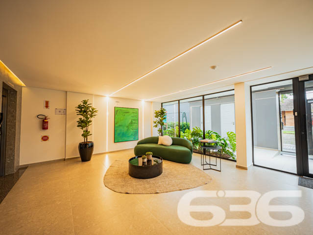 SEU NOVO LAR! APARTAMENTO DE ALTO PADRÃO COM 3 SUÍTES NO BAIRRO SANTO ANTÔNIO - ESTUDA PERMUTA
Este exclusivo apartamento de alto padrão redefine a ideia de moradia sofisticada no bairro Santo Antônio.
Com 153m² de área privativa, esse apartamento oferece o que há de mais moderno e estiloso. São 3 suítes encantadoras, salas de estar e jantar espaçosas e bem iluminadas, cozinha integrada, banheiro social e 2 vagas de garagem cobertas.
Desfrute de uma série de facilidades no próprio condomínio, como piscina com vista panorâmica, lounge, academia, playground e salão de festas com espaço gourmet.
Sua localização é privilegiada, situando-se entre o centro e a zona industrial da cidade. Aqui, você estará cercado por uma variedade de lojas, shoppings, restaurantes, escolas e hospitais, proporcionando uma vida prática e dinâmica.
Este é o momento de transformar seu estilo de vida. Entre em contato conosco para mais informações:
Telefone: (47) 3451-0636
WhatsApp: (47) 99190-0636
Imobiliária 636 - Transformando Sonhos em Moradias de Excelência.