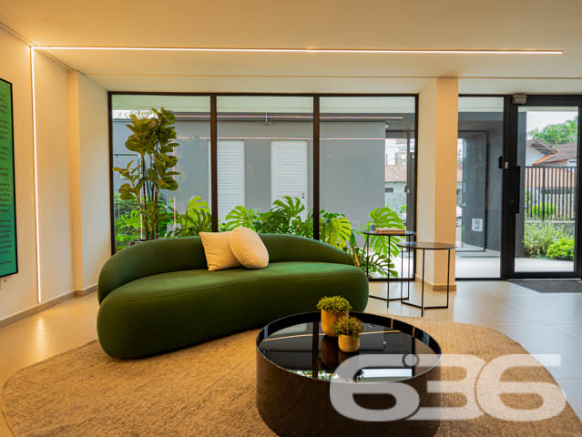 SEU NOVO LAR! APARTAMENTO DE ALTO PADRÃO COM 3 SUÍTES NO BAIRRO SANTO ANTÔNIO - ESTUDA PERMUTA
Este exclusivo apartamento de alto padrão redefine a ideia de moradia sofisticada no bairro Santo Antônio.
Com 153m² de área privativa, esse apartamento oferece o que há de mais moderno e estiloso. São 3 suítes encantadoras, salas de estar e jantar espaçosas e bem iluminadas, cozinha integrada, banheiro social e 2 vagas de garagem cobertas.
Desfrute de uma série de facilidades no próprio condomínio, como piscina com vista panorâmica, lounge, academia, playground e salão de festas com espaço gourmet.
Sua localização é privilegiada, situando-se entre o centro e a zona industrial da cidade. Aqui, você estará cercado por uma variedade de lojas, shoppings, restaurantes, escolas e hospitais, proporcionando uma vida prática e dinâmica.
Este é o momento de transformar seu estilo de vida. Entre em contato conosco para mais informações:
Telefone: (47) 3451-0636
WhatsApp: (47) 99190-0636
Imobiliária 636 - Transformando Sonhos em Moradias de Excelência.
