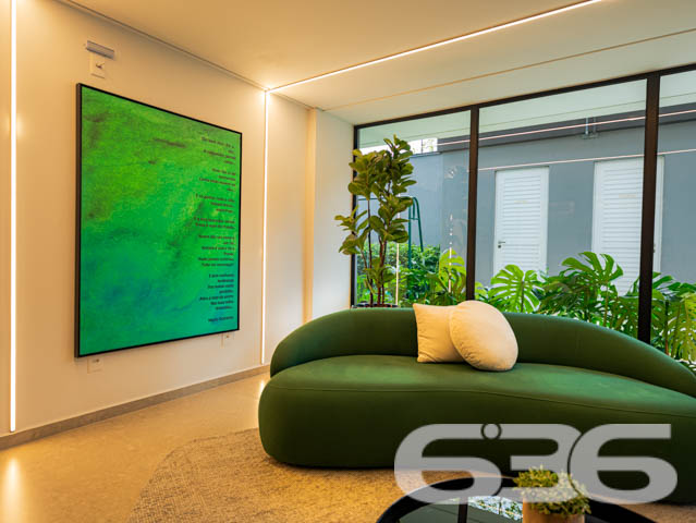 SEU NOVO LAR! APARTAMENTO DE ALTO PADRÃO COM 3 SUÍTES NO BAIRRO SANTO ANTÔNIO - ESTUDA PERMUTA
Este exclusivo apartamento de alto padrão redefine a ideia de moradia sofisticada no bairro Santo Antônio.
Com 153m² de área privativa, esse apartamento oferece o que há de mais moderno e estiloso. São 3 suítes encantadoras, salas de estar e jantar espaçosas e bem iluminadas, cozinha integrada, banheiro social e 2 vagas de garagem cobertas.
Desfrute de uma série de facilidades no próprio condomínio, como piscina com vista panorâmica, lounge, academia, playground e salão de festas com espaço gourmet.
Sua localização é privilegiada, situando-se entre o centro e a zona industrial da cidade. Aqui, você estará cercado por uma variedade de lojas, shoppings, restaurantes, escolas e hospitais, proporcionando uma vida prática e dinâmica.
Este é o momento de transformar seu estilo de vida. Entre em contato conosco para mais informações:
Telefone: (47) 3451-0636
WhatsApp: (47) 99190-0636
Imobiliária 636 - Transformando Sonhos em Moradias de Excelência.
