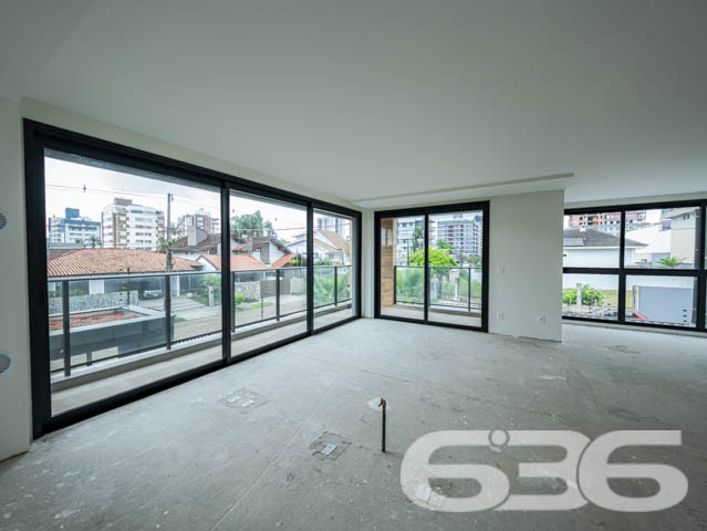 SEU NOVO LAR! APARTAMENTO DE ALTO PADRÃO COM 3 SUÍTES NO BAIRRO SANTO ANTÔNIO - ESTUDA PERMUTA
Este exclusivo apartamento de alto padrão redefine a ideia de moradia sofisticada no bairro Santo Antônio.
Com 153m² de área privativa, esse apartamento oferece o que há de mais moderno e estiloso. São 3 suítes encantadoras, salas de estar e jantar espaçosas e bem iluminadas, cozinha integrada, banheiro social e 2 vagas de garagem cobertas.
Desfrute de uma série de facilidades no próprio condomínio, como piscina com vista panorâmica, lounge, academia, playground e salão de festas com espaço gourmet.
Sua localização é privilegiada, situando-se entre o centro e a zona industrial da cidade. Aqui, você estará cercado por uma variedade de lojas, shoppings, restaurantes, escolas e hospitais, proporcionando uma vida prática e dinâmica.
Este é o momento de transformar seu estilo de vida. Entre em contato conosco para mais informações:
Telefone: (47) 3451-0636
WhatsApp: (47) 99190-0636
Imobiliária 636 - Transformando Sonhos em Moradias de Excelência.