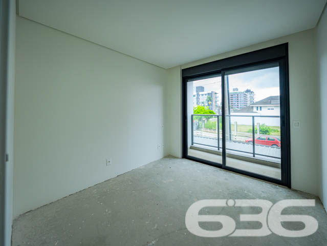 SEU NOVO LAR! APARTAMENTO DE ALTO PADRÃO COM 3 SUÍTES NO BAIRRO SANTO ANTÔNIO - ESTUDA PERMUTA
Este exclusivo apartamento de alto padrão redefine a ideia de moradia sofisticada no bairro Santo Antônio.
Com 153m² de área privativa, esse apartamento oferece o que há de mais moderno e estiloso. São 3 suítes encantadoras, salas de estar e jantar espaçosas e bem iluminadas, cozinha integrada, banheiro social e 2 vagas de garagem cobertas.
Desfrute de uma série de facilidades no próprio condomínio, como piscina com vista panorâmica, lounge, academia, playground e salão de festas com espaço gourmet.
Sua localização é privilegiada, situando-se entre o centro e a zona industrial da cidade. Aqui, você estará cercado por uma variedade de lojas, shoppings, restaurantes, escolas e hospitais, proporcionando uma vida prática e dinâmica.
Este é o momento de transformar seu estilo de vida. Entre em contato conosco para mais informações:
Telefone: (47) 3451-0636
WhatsApp: (47) 99190-0636
Imobiliária 636 - Transformando Sonhos em Moradias de Excelência.