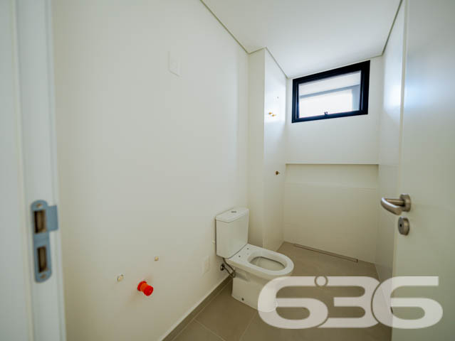 SEU NOVO LAR! APARTAMENTO DE ALTO PADRÃO COM 3 SUÍTES NO BAIRRO SANTO ANTÔNIO - ESTUDA PERMUTA
Este exclusivo apartamento de alto padrão redefine a ideia de moradia sofisticada no bairro Santo Antônio.
Com 153m² de área privativa, esse apartamento oferece o que há de mais moderno e estiloso. São 3 suítes encantadoras, salas de estar e jantar espaçosas e bem iluminadas, cozinha integrada, banheiro social e 2 vagas de garagem cobertas.
Desfrute de uma série de facilidades no próprio condomínio, como piscina com vista panorâmica, lounge, academia, playground e salão de festas com espaço gourmet.
Sua localização é privilegiada, situando-se entre o centro e a zona industrial da cidade. Aqui, você estará cercado por uma variedade de lojas, shoppings, restaurantes, escolas e hospitais, proporcionando uma vida prática e dinâmica.
Este é o momento de transformar seu estilo de vida. Entre em contato conosco para mais informações:
Telefone: (47) 3451-0636
WhatsApp: (47) 99190-0636
Imobiliária 636 - Transformando Sonhos em Moradias de Excelência.