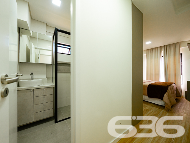 BELÍSSIMO APARTAMENTO GIARDINO COM SUÍTE + 2 QUARTOS NO BAIRRO COSTA E SILVA
Descubra o luxo e o conforto neste deslumbrante apartamento de 103m² no bairro Costa e Silva. Equipado com 2 vagas de garagem cobertas, 2 dormitórios, suíte e 2 banheiros, este imóvel é o epítome da vida moderna e sofisticada.
EXPERIÊNCIA DE VIDA ÚNICA:
O apartamento oferece uma experiência de vida única com seus espaços bem planejados. A suíte é o seu refúgio pessoal, enquanto as duas sacadas oferecem vistas panorâmicas que você vai adorar. A sala de estar e jantar integradas são perfeitas para receber amigos e familiares, e a cozinha é um sonho para qualquer chef de cozinha.
LOCALIZAÇÃO ESTRATÉGICA:
Localizado no bairro Costa e Silva, você estará próximo a todas as comodidades que precisa. O prédio conta com elevador social, interfone, hall social, portão eletrônico e um salão de festas com churrasqueira para tornar suas celebrações ainda mais especiais.
ESCOLHA A 636 NEGÓCIOS IMOBILIÁRIOS:
Com mais de 30 anos de experiência e uma equipe de profissionais altamente qualificados, a 636 Negócios Imobiliários é sua melhor opção para uma compra segura e tranquila.
Telefone: (47) 3451-0636
WhatsApp: (47) 99190-0636