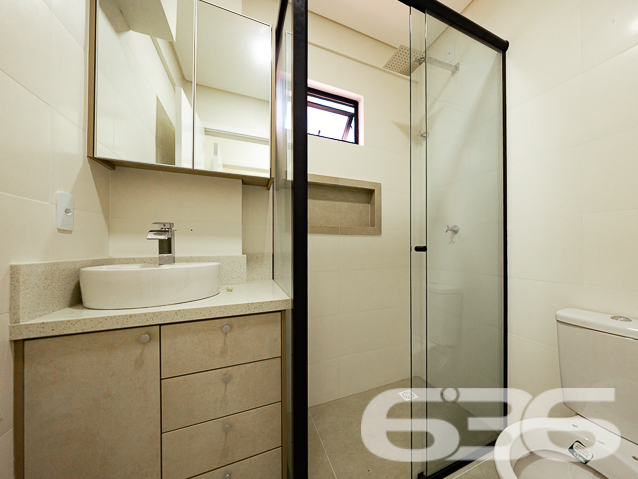 BELÍSSIMO APARTAMENTO GIARDINO COM SUÍTE + 2 QUARTOS NO BAIRRO COSTA E SILVA
Descubra o luxo e o conforto neste deslumbrante apartamento de 103m² no bairro Costa e Silva. Equipado com 2 vagas de garagem cobertas, 2 dormitórios, suíte e 2 banheiros, este imóvel é o epítome da vida moderna e sofisticada.
EXPERIÊNCIA DE VIDA ÚNICA:
O apartamento oferece uma experiência de vida única com seus espaços bem planejados. A suíte é o seu refúgio pessoal, enquanto as duas sacadas oferecem vistas panorâmicas que você vai adorar. A sala de estar e jantar integradas são perfeitas para receber amigos e familiares, e a cozinha é um sonho para qualquer chef de cozinha.
LOCALIZAÇÃO ESTRATÉGICA:
Localizado no bairro Costa e Silva, você estará próximo a todas as comodidades que precisa. O prédio conta com elevador social, interfone, hall social, portão eletrônico e um salão de festas com churrasqueira para tornar suas celebrações ainda mais especiais.
ESCOLHA A 636 NEGÓCIOS IMOBILIÁRIOS:
Com mais de 30 anos de experiência e uma equipe de profissionais altamente qualificados, a 636 Negócios Imobiliários é sua melhor opção para uma compra segura e tranquila.
Telefone: (47) 3451-0636
WhatsApp: (47) 99190-0636