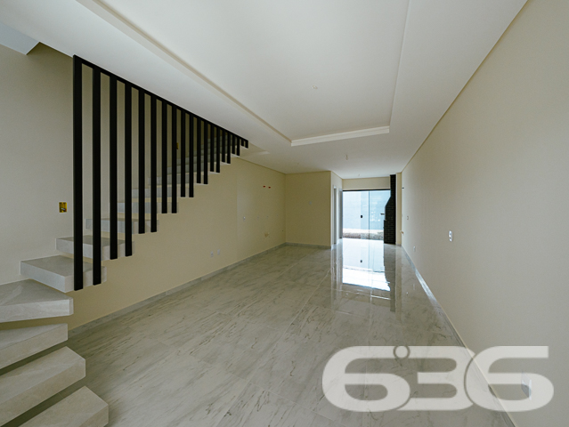 OPORTUNIDADE DE SOBRADO NO BAIRRO COSTA E SILVA
Seu novo lar dos sonhos está esperando por você! Apresentamos um geminado novo, que irá encantar você com seus 105m² de área privativa e design moderno. Seu coração vai bater mais forte ao conhecer cada detalhe cuidadosamente pensado para proporcionar o máximo de conforto e sofisticação.
Com duas suítes, ele oferece privacidade e espaço para toda a família. A sala de estar é ampla e convidativa, perfeita para momentos de descontração e convívio.
A copa e cozinha conjugada são um convite para experimentar novas receitas e tornar as refeições em verdadeiros banquetes. Além disso, o geminado conta com um banheiro social, garantindo praticidade e comodidade para todos os momentos.
E não poderíamos esquecer das suas duas vagas de garagem, uma delas coberta, que garantem a segurança e proteção de seus veículos.
Localizado no prestigiado bairro Costa e Silva, este geminado oferece a combinação perfeita entre tranquilidade e praticidade. Venha desfrutar de tudo o que este incrível imóvel tem a oferecer.
Não perca tempo! Seu novo lar está aqui.
Fale conosco e saiba mais:
Telefone: (47) 3451-0636
WhatsApp: (47) 99190-0636
Imobiliária 636.