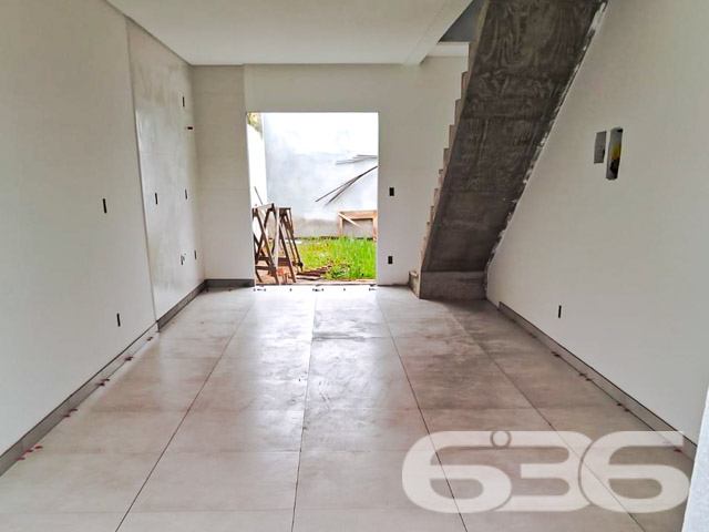 VENDE-SE GEMINADO SOBRADO COM 2 SUÍTES NO BAIRRO BOEHMERWALD
Descubra a perfeição em cada detalhe neste imóvel de 87,12m², projetado para oferecer conforto e estilo. Situado no coração do bairro Boehmerwald, este lar é um verdadeiro refúgio urbano, combinando design moderno com acabamentos de alta qualidade.
Com duas suítes espaçosas, banheiro social, sala de estar aconchegante, cozinha planejada e área de serviço funcional, cada espaço foi cuidadosamente pensado para maximizar o bem-estar. O piso inferior em cerâmica retificada e o superior em laminado adicionam um toque de elegância e praticidade.
O terreno de 112m² inclui uma área externa de 8m, ideal para momentos de lazer e confraternização, além de duas vagas de estacionamento com acabamento em brita e concreto. Destaque para o portão basculante de alumínio preto, que garante privacidade e segurança.
Localizado próximo à Milium, no bairro Boehmerwald, este imóvel está cercado por conveniências e facilidades, garantindo uma vida prática e confortável. A qualidade dos acabamentos, como massa corrida, azulejos retificados, janelas de vidro temperado e portas de madeira envernizadas, reflete o cuidado e a atenção aos detalhes.
A 636 Negócios Imobiliários tem o prazer de apresentar esta oportunidade única. Para mais informações e para agendar sua visita, entre em contato:
Telefone: (47) 3451-0636
WhatsApp: (47) 99190-0636
Não perca a chance de conhecer seu novo lar. Visite nosso site para mais opções: i636.com.br