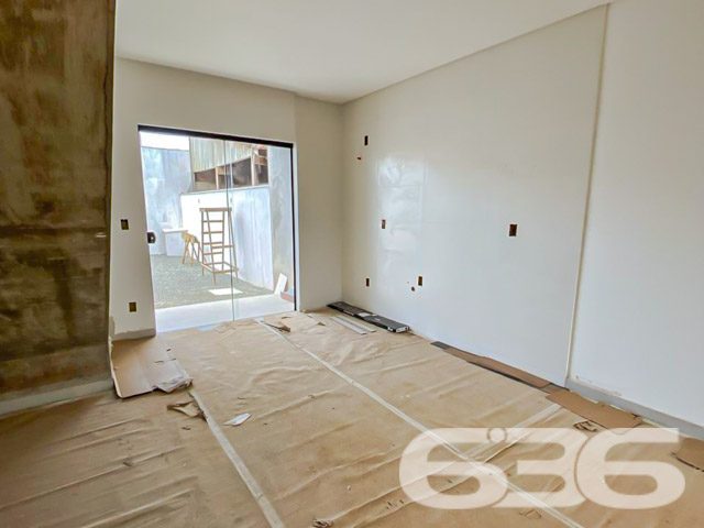 VENDE-SE GEMINADO SOBRADO COM 2 SUÍTES NO BAIRRO BOEHMERWALD
Descubra a perfeição em cada detalhe neste imóvel de 87,12m², projetado para oferecer conforto e estilo. Situado no coração do bairro Boehmerwald, este lar é um verdadeiro refúgio urbano, combinando design moderno com acabamentos de alta qualidade.
Com duas suítes espaçosas, banheiro social, sala de estar aconchegante, cozinha planejada e área de serviço funcional, cada espaço foi cuidadosamente pensado para maximizar o bem-estar. O piso inferior em cerâmica retificada e o superior em laminado adicionam um toque de elegância e praticidade.
O terreno de 112m² inclui uma área externa de 8m, ideal para momentos de lazer e confraternização, além de duas vagas de estacionamento com acabamento em brita e concreto. Destaque para o portão basculante de alumínio preto, que garante privacidade e segurança.
Localizado próximo à Milium, no bairro Boehmerwald, este imóvel está cercado por conveniências e facilidades, garantindo uma vida prática e confortável. A qualidade dos acabamentos, como massa corrida, azulejos retificados, janelas de vidro temperado e portas de madeira envernizadas, reflete o cuidado e a atenção aos detalhes.
A 636 Negócios Imobiliários tem o prazer de apresentar esta oportunidade única. Para mais informações e para agendar sua visita, entre em contato:
Telefone: (47) 3451-0636
WhatsApp: (47) 99190-0636
Não perca a chance de conhecer seu novo lar. Visite nosso site para mais opções: i636.com.br