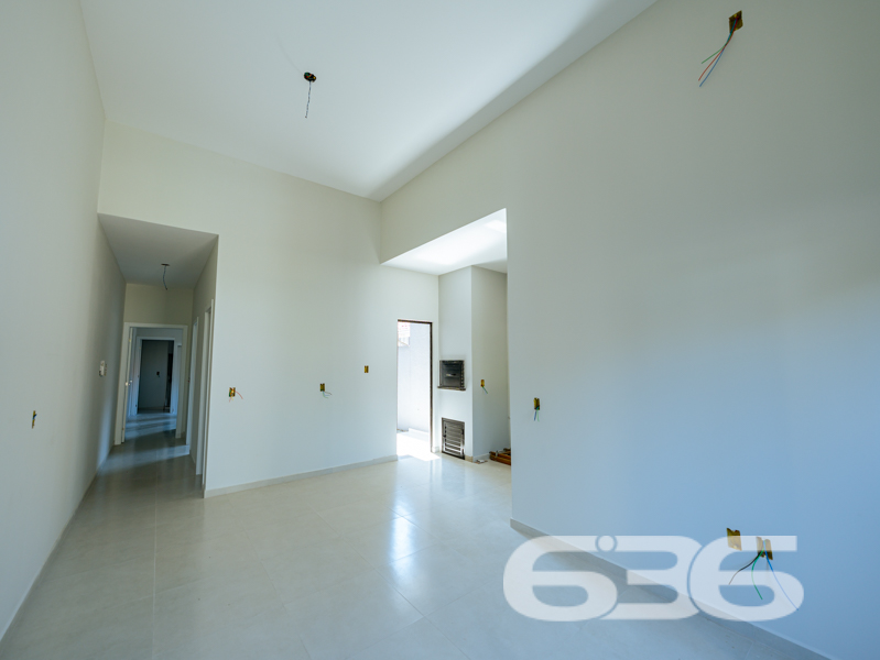 Descubra a Elegância Moderna na Costeira, Balneário Barra do Sul

Este imóvel foi cuidadosamente projetado para maximizar o espaço e o conforto. Com uma área de 62,70 m², cada unidade é composta por um quarto e uma suíte, ambas com acabamentos de alta qualidade. A sala de estar e a cozinha são integradas em um único ambiente amplo e elegante, com pé direito alto, que não só amplia o espaço visualmente, mas também melhora a ventilação e iluminação natural.

A residência também inclui um espaço gourmet com churrasqueira interna, perfeito para hospedar reuniões familiares ou entre amigos, além de uma área de serviço prática e bem planejada. A propriedade conta ainda com uma vaga de garagem, jardim, e a área é totalmente murada ou cercada, garantindo privacidade e segurança.

A localização do imóvel oferece um refúgio tranquilo longe da agitação da cidade, mas ainda conveniente para acessar o centro e áreas circundantes. A proximidade com vias principais facilita a mobilidade e o acesso a serviços públicos essenciais, como escolas, hospitais e mercados.

Design e Conforto: A fachada do imóvel é um verdadeiro destaque, com um design contemporâneo que promove uma atmosfera acolhedora e elegante. Internamente, os espaços são inteligentemente aproveitados para garantir que cada metro quadrado seja funcional e esteticamente agradável. A combinação de modernidade e funcionalidade faz desta residência um investimento seguro e um lar ideal.

Esta é uma oportunidade imperdível para quem deseja viver em um espaço moderno e confortável, com todas as conveniências de um projeto pensado para o bem-estar dos seus moradores. Com a garantia de qualidade e a expertise de mais de 30 anos da 636 Negócios Imobiliários, você está adquirindo mais do que um imóvel; está investindo em um estilo de vida.

Adquira sua Nova Casa Agora! As unidades são limitadas e a demanda é alta. Para mais informações e para garantir que você não perca esta excepcional oportunidade de compra, entre em contato com a 636 Negócios Imobiliários hoje mesmo.

Venha descobrir como é viver em um ambiente que combina beleza, praticidade e conforto. Aguardamos sua visita para conhecer este encantador imóvel em Balneário Barra do Sul.
 
636 NEGÓCIOS IMOBILIÁRIOS: A SUA MELHOR ESCOLHA
Com mais de 30 anos de experiência, a 636 Negócios Imobiliários é sua parceira ideal para encontrar o imóvel perfeito. Estamos prontos para ajudá-lo a fazer deste imóvel o seu novo lar.
 
Telefone: (47) 3451-0636
WhatsApp: (47) 99190-0636
 
Não perca esta oportunidade única. Visite nosso site para mais informações: i636.com.br