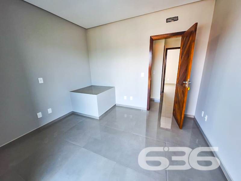 MODERNO SOBRADO GEMINADO À VENDA NO PARANAGUAMIRIM – JOINVILLE/SC
Para você que valoriza um imóvel novo, com acabamentos diferenciados e pronto para morar, esta é a oportunidade que esperava! Apresentamos este belíssimo sobrado geminado, com 60,56m² de área, em terreno plano de 71,50m², localizado em rua pavimentada no bairro Paranaguamirim, em Joinville/SC.
A área de serviço é separada, o que traz praticidade e organização para o dia a dia.
A planta bem distribuída contempla 2 dormitórios, sendo um deles com acesso à sacada – ideal para quem gosta de apreciar o sol da manhã. Conta ainda com 2 banheiros, sala integrada com a copa e cozinha em conceito aberto, perfeita para momentos em família.
Ideal para quem busca seu primeiro imóvel, investe em qualidade de vida ou procura uma excelente oportunidade de valorização na zona sul de Joinville.
Entre em contato agora mesmo com a 636 Negócios Imobiliários e agende sua visita. Um imóvel novo, moderno e com acabamentos de tirar o fôlego espera por você.
Porque aqui, só se constrói uma grande empresa com grandes pessoas. E grandes oportunidades também começam com uma visita!
636 NEGÓCIOS IMOBILIÁRIOS: A SUA MELHOR ESCOLHA
Com mais de 30 anos de experiência, a 636 Negócios Imobiliários é sua parceira ideal para encontrar o imóvel perfeito. Estamos prontos para ajudá-lo a fazer deste imóvel o seu novo lar.
Telefone: (47) 3451-0636
WhatsApp: (47) 99190-0636
Não perca esta oportunidade única. Visite nosso site para mais informações: i636.com.br