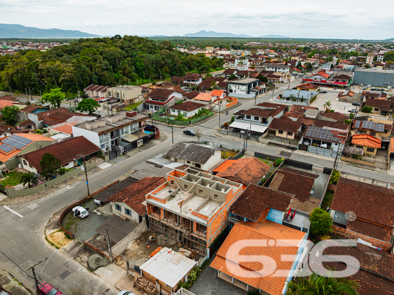 Sobrado à venda no Aventureiro, Joinville | 2 quar