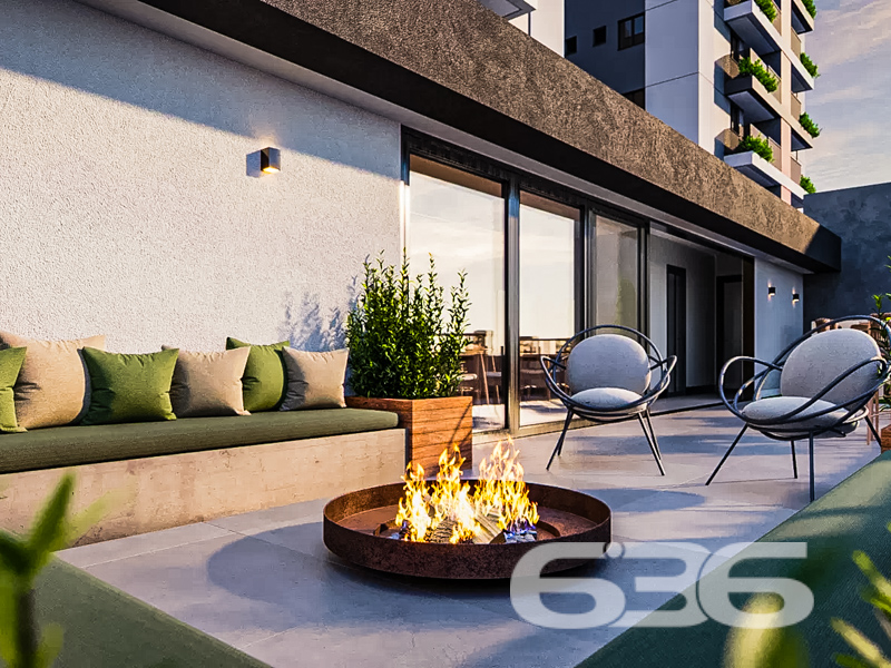 Viva no paraíso urbano no coração de Joinville!
Apresentamos este sofisticado apartamento, localizado no encantador bairro Glória, em Joinville, Santa Catarina. Imaginado para oferecer o máximo conforto, este imóvel é ideal para quem busca viver com estilo e bem-estar. Agende sua visita e descubra um novo padrão de vida!
Características do Imóvel:
Com uma vasta área de 155,78 m², este espaçoso apartamento destaca-se por apresentar três amplos dormitórios, sendo uma suíte elegante e dois banheiros modernos. As salas de estar e jantar proporcionam um ambiente integrado e acolhedor, perfeito para receber amigos e familiares.
A copa e cozinha conjugadas foram projetadas para proporcionar praticidade e estilo, transformando cada refeição em um momento especial.
Este imóvel dispõe ainda de duas garagens cobertas, garantindo segurança para você e sua família.
Áreas de Lazer e Conforto:
Desfrute de momentos relaxantes no maravilhoso jardim ou refresque-se na piscina privativa, perfeita para os dias quentes. Para os amantes de esportes, a quadra esportiva é um convite irresistível ao exercício físico. Organize eventos inesquecíveis na ampla área de festas com churrasqueira, tornando-se o anfitrião mais querido entre seus amigos e familiares!
Localização Privilegiada:
Situado em uma esquina de destaque e de face norte, este apartamento possui acesso facilitado a vias principais, transporte público, escolas renomadas e serviços essenciais. Todos os caminhos conduzem a uma vida prática e acessível, posicionando você no coração da cidade!
Entrega e Disponibilidade:
Este é um investimento seguro com previsão de entrega para dezembro de 2028. Transforme seu futuro em realidade e garanta o seu lugar nesta verdadeira joia urbana!
A hora é agora! Entre em contato com a 636 Negócios Imobiliários e marque sua visita. Descubra o prazer de viver em um lar que combina modernidade, conforto e localização privilegiada. Não perca essa oportunidade única!
636 NEGÓCIOS IMOBILIÁRIOS: A SUA MELHOR ESCOLHA
Com mais de 30 anos de experiência, a 636 Negócios Imobiliários é sua parceira ideal para encontrar o imóvel perfeito. Estamos prontos para ajudá-lo a fazer deste imóvel o seu novo lar.
Telefone: (47) 3451-0636
WhatsApp: (47) 99190-0636
Não perca esta oportunidade única. Visite nosso site para mais informações: i636.com.br