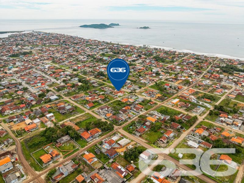 Sobrado à venda no bairro Salinas, Balneário Barra